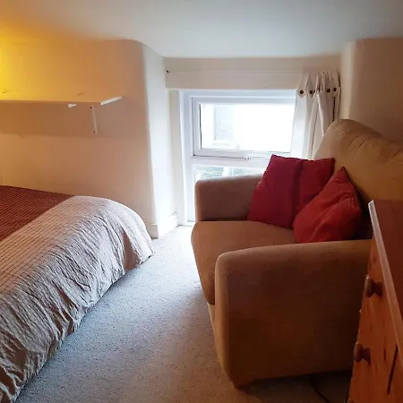 Fully Furnished *